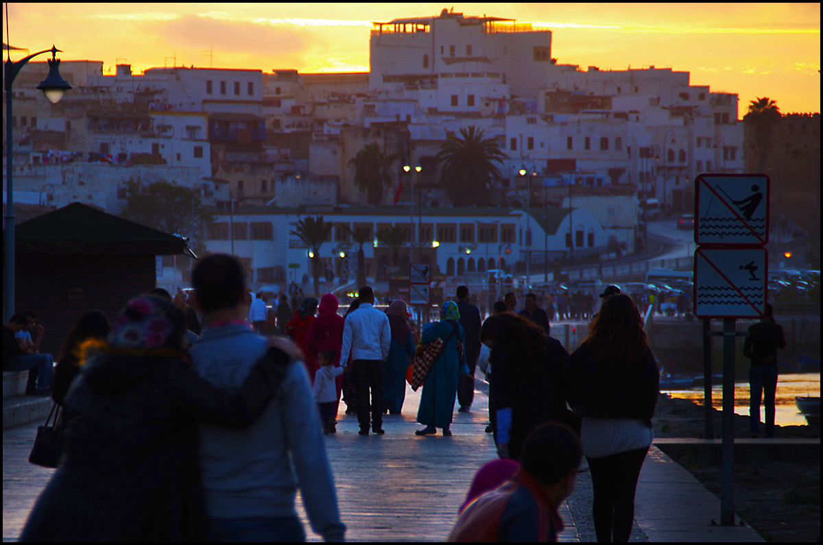 Morocco: Families, friends and lovers enjoying the sunset in Rabat on the River Bou Regreg